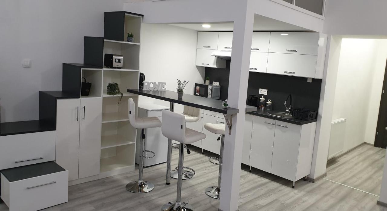 דירות מישקולץ Belvarosi Apartman 2 מראה חיצוני תמונה