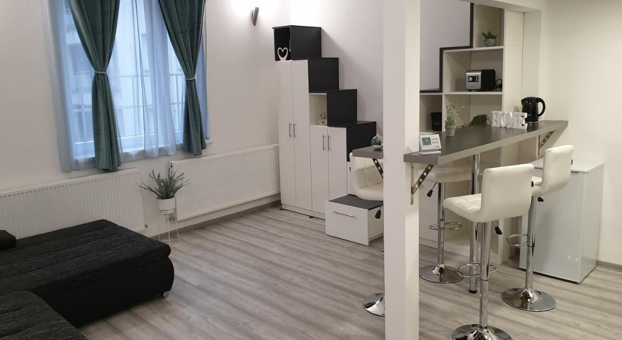 דירות מישקולץ Belvarosi Apartman 2 מראה חיצוני תמונה