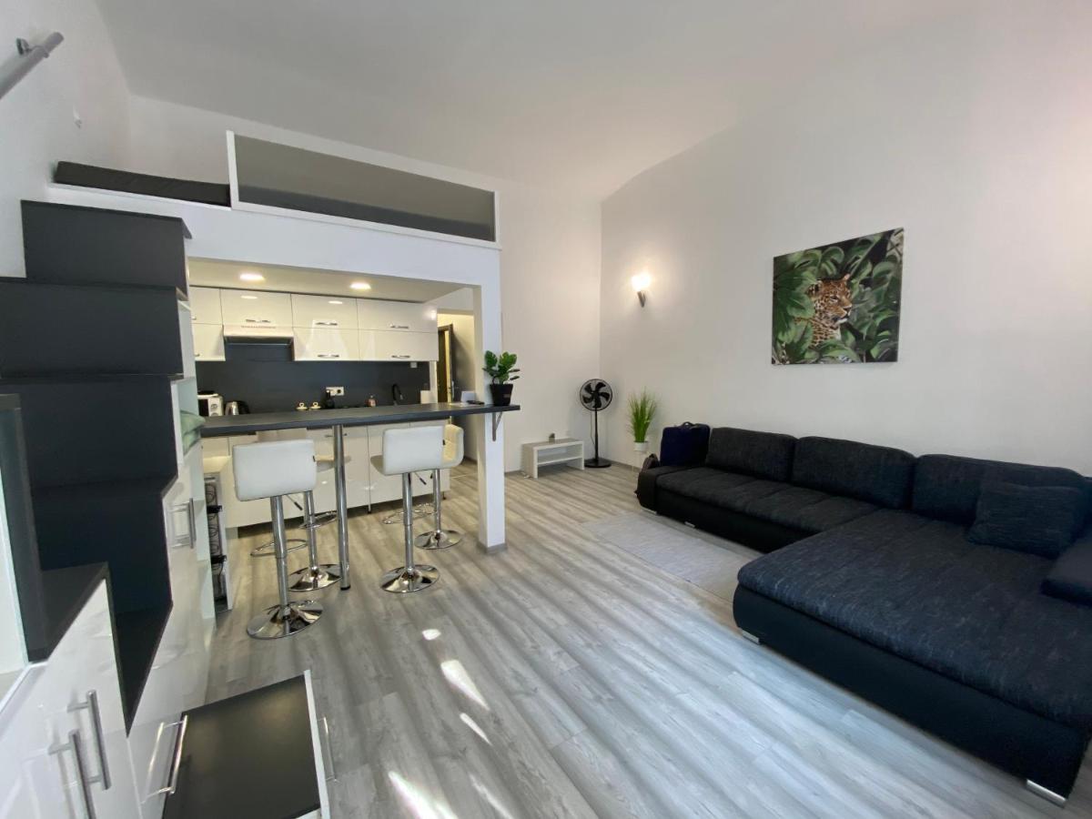 דירות מישקולץ Belvarosi Apartman 2 מראה חיצוני תמונה